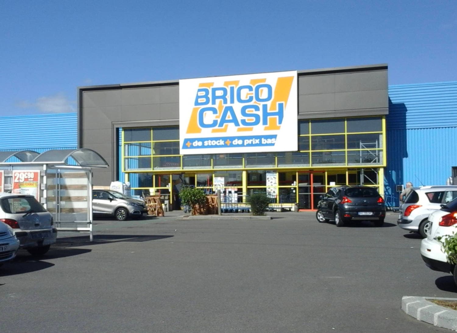 Devanture de Brico Cash